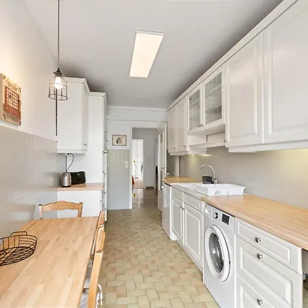 De Dijon Fshh Lägenhetshotell 3*